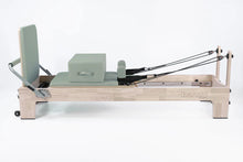 Carica l&#39;immagine nel visualizzatore di Gallery, Reformer in Legno di Quercia Naturale PTX 5000 Green Tea Liveness