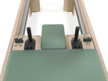 Carica l&#39;immagine nel visualizzatore di Gallery, Cadillac Reformer in legno di quercia naturale PTX 6000 Green Tea Liveness