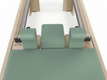 Carica l&#39;immagine nel visualizzatore di Gallery, Cadillac Reformer in legno di quercia naturale PTX 6000 Green Tea Liveness