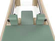 Carica l&#39;immagine nel visualizzatore di Gallery, Cadillac Reformer in legno di quercia naturale PTX 6000 Green Tea Liveness