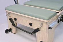 Carica l'immagine nel visualizzatore di Gallery, Reformer in Legno di Quercia Naturale Full Track PTX 5500 Green Tea Liveness