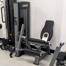 Carica l'immagine nel visualizzatore di Gallery, Pin Loaded Leg Extension PLX-6700 Toorx Avant Line - Expo Pari Al Nuovo