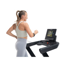 Carica l'immagine nel visualizzatore di Gallery, Tapis Roulant T SERIES 8 NordicTrack