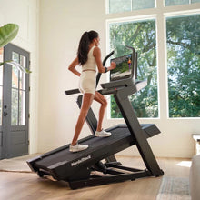Carica l'immagine nel visualizzatore di Gallery, Tapis Roulant X24 Incline Trainer NordicTrack